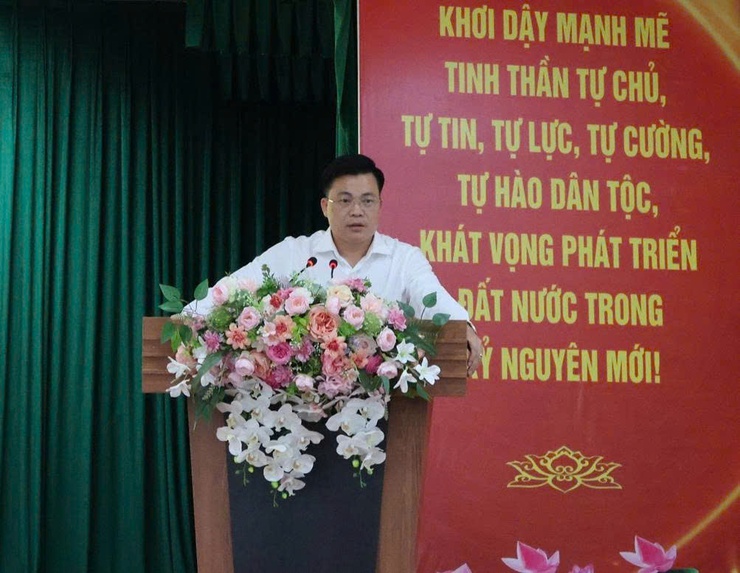 Đông Ngạc tổ chức Hội nghị giao ban đánh giá kết quả thực hiện nhiệm vụ tháng 4/2026, triển khai phương hướng, nhiệm vụ trọng tâm tháng 5/2026- Ảnh 4.