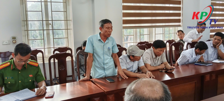 UBND xã Kiều Phú triển khai đồng bộ giải pháp phục vụ thu hoạch lúa, ổn định giá dịch vụ cho nông dân- Ảnh 5.