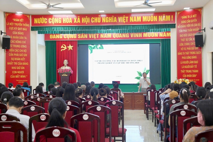 UBND xã Thiên Lộc tổ chức hội nghị tập huấn kiến thức về an toàn thực phẩm năm 2026.- Ảnh 6.