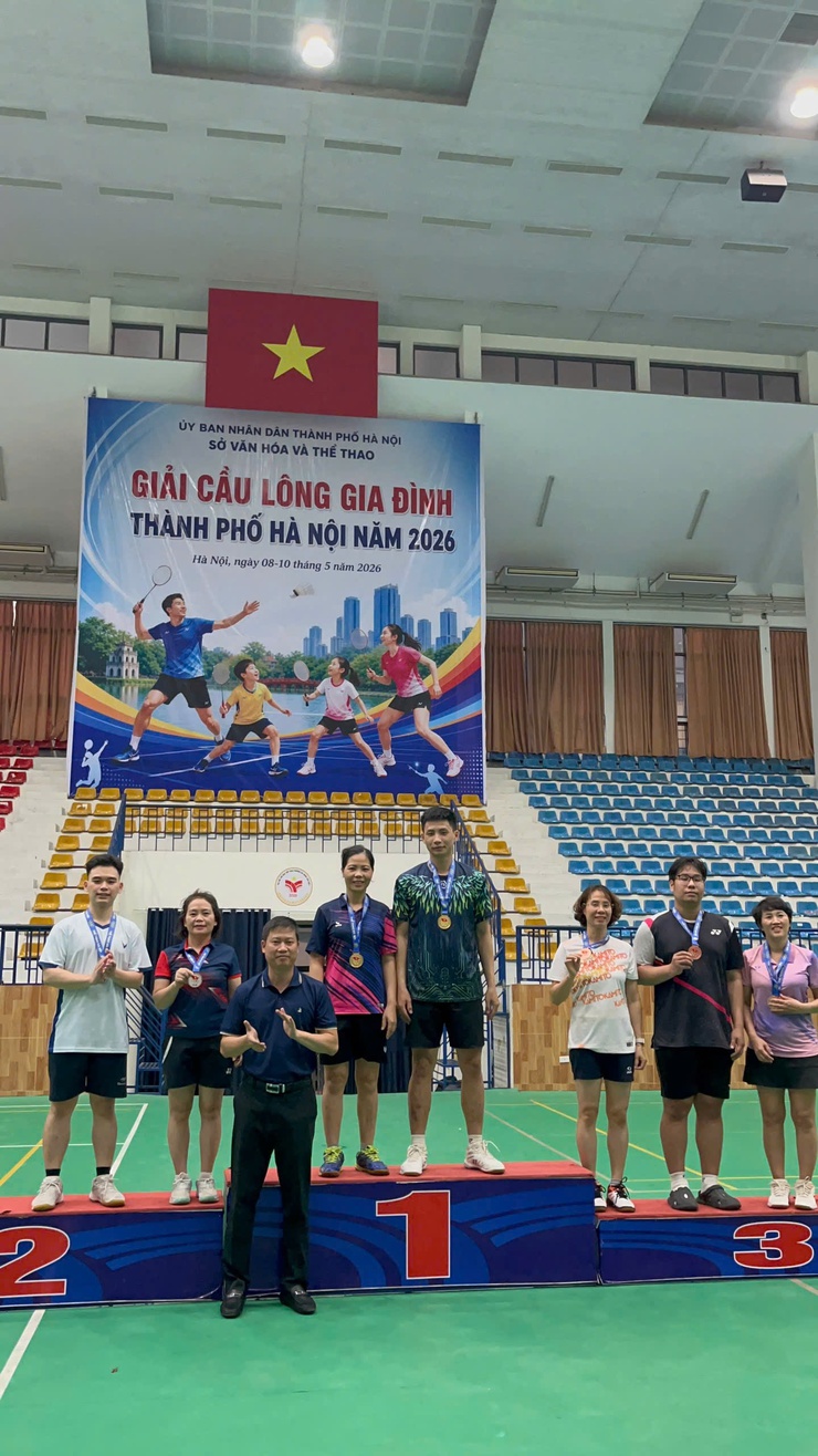 Bình Minh tham gia tranh tài tại Giải cầu lông gia đình thành phố Hà Nội năm 2026- Ảnh 5.