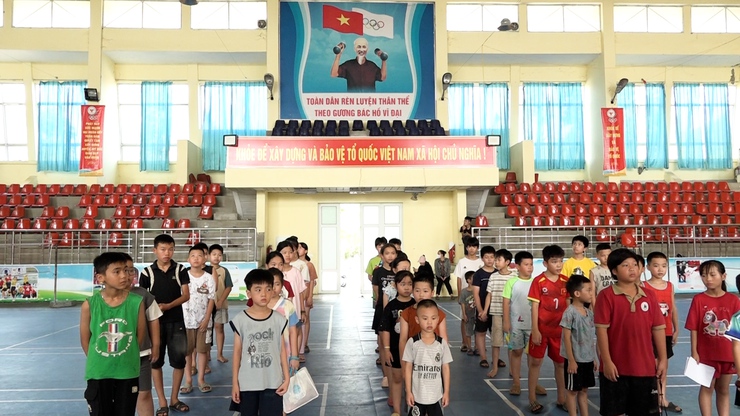 Xã Mỹ Đức khai mạc lớp dạy bơi phòng, chống đuối nước cho trẻ em năm 2026- Ảnh 3.
