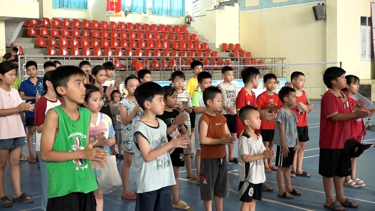 Xã Mỹ Đức khai mạc lớp dạy bơi phòng, chống đuối nước cho trẻ em năm 2026- Ảnh 4.