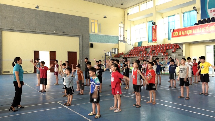 Xã Mỹ Đức khai mạc lớp dạy bơi phòng, chống đuối nước cho trẻ em năm 2026- Ảnh 5.
