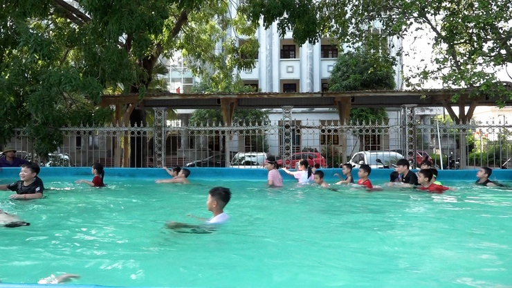 Xã Mỹ Đức khai mạc lớp dạy bơi phòng, chống đuối nước cho trẻ em năm 2026- Ảnh 8.