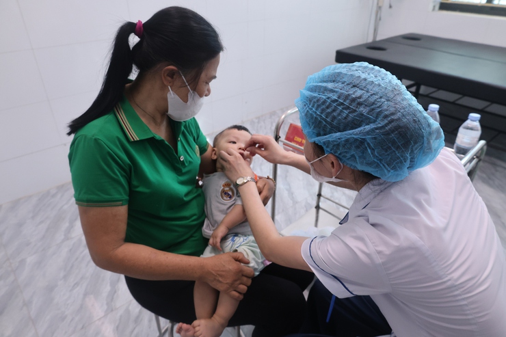  Xã Hòa Phú đồng loạt triển khai chiến dịch cân đo, đánh giá tình trạng dinh dưỡng và bổ sung Vitamin A đợt I năm 2026- Ảnh 4.