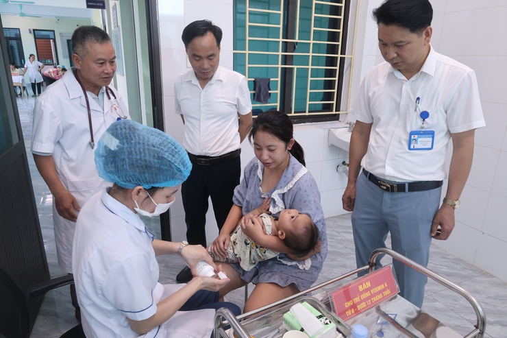  Xã Hòa Phú đồng loạt triển khai chiến dịch cân đo, đánh giá tình trạng dinh dưỡng và bổ sung Vitamin A đợt I năm 2026- Ảnh 1.