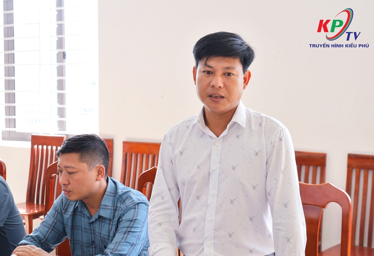 Cán bộ, viên chức Trung tâm dịch vụ tổng hợp xã Kiều Phú tổ chức Lễ chào cờ đầu tháng- Ảnh 4.
