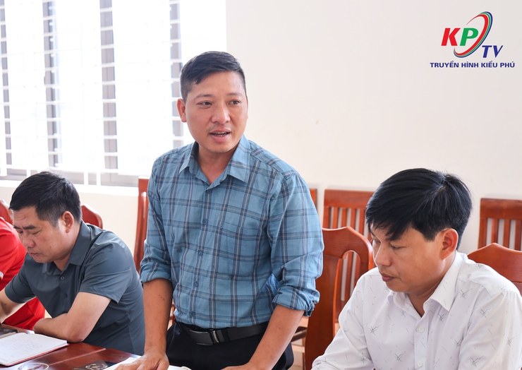 Cán bộ, viên chức Trung tâm dịch vụ tổng hợp xã Kiều Phú tổ chức Lễ chào cờ đầu tháng- Ảnh 5.