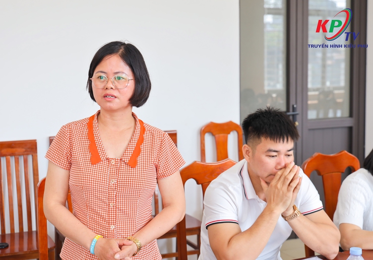 Cán bộ, viên chức Trung tâm dịch vụ tổng hợp xã Kiều Phú tổ chức Lễ chào cờ đầu tháng- Ảnh 8.
