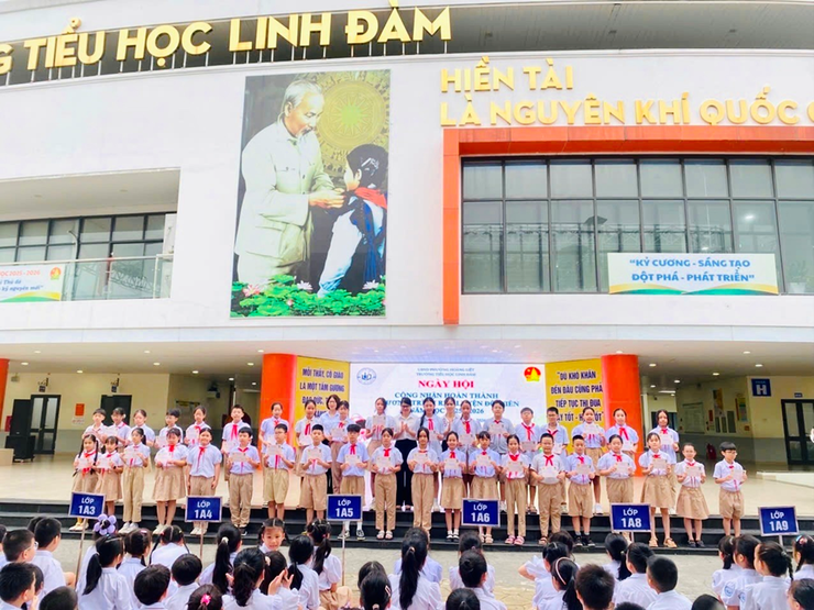 Thiếu nhi Tiểu học Linh Đàm tự hào tiếp bước theo chân Bác- Ảnh 1.