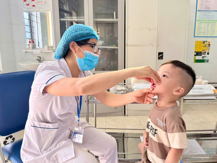 TÂY PHƯƠNG: HƠN 3.200 TRẺ ĐƯỢC UỐNG VITAMIN A NGAY TRONG NGÀY ĐẦU TRIỂN KHAI CHIẾN DỊCH- Ảnh 1.