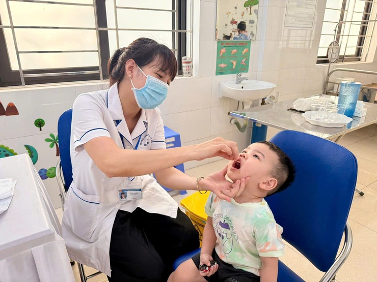 TÂY PHƯƠNG: HƠN 3.200 TRẺ ĐƯỢC UỐNG VITAMIN A NGAY TRONG NGÀY ĐẦU TRIỂN KHAI CHIẾN DỊCH- Ảnh 2.