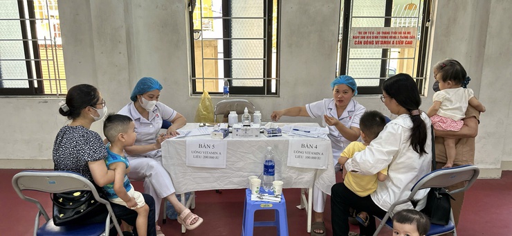 Thanh Liệt: 2.335 trẻ được uống VitaminA an toàn hiệu quả- Ảnh 2.