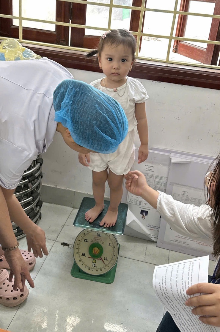 Thanh Liệt: 2.335 trẻ được uống VitaminA an toàn hiệu quả- Ảnh 4.
