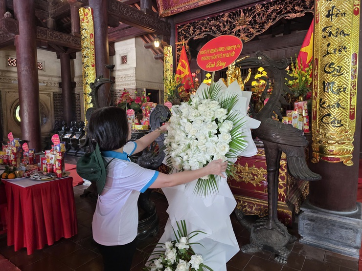 Ấm áp hành trình tri ân: Đảng bộ, chính quyền và Nhân dân phường Giảng Võ tổ chức "Chương trình về nguồn" đầy ý nghĩa- Ảnh 4.
