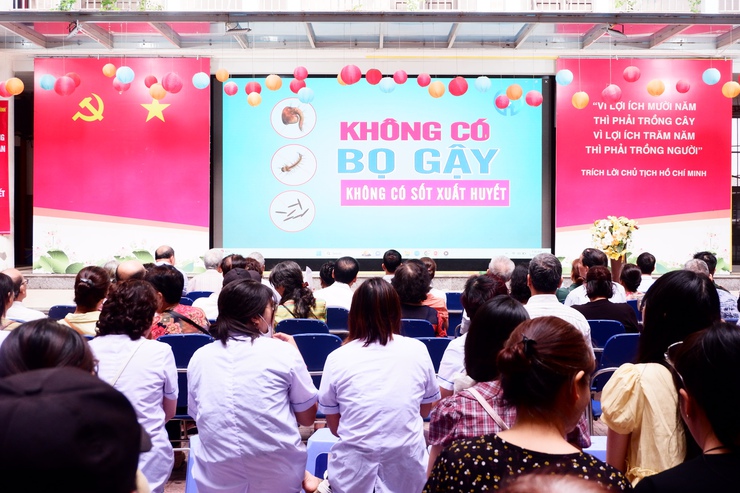 Phường Ba Đình phát động hưởng ứng Ngày ASEAN phòng, chống sốt xuất huyết lần thứ 16: Chủ động từ sớm, quyết liệt từ cơ sở để bảo vệ sức khỏe Nhân dân- Ảnh 4.