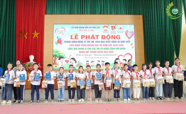 168 thiếu nhi tiêu biểu được tuyên dương tại Liên hoan Cháu ngoan Bác Hồ xã Phú Cát năm học 2025 – 2026- Ảnh 3.