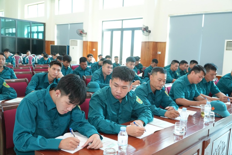 Ban Chỉ huy quân sự xã: khai mạc huấn luyện lực lượng Dân quân cơ động năm 2026- Ảnh 5.