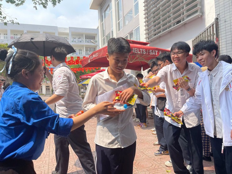 HOÀN THÀNH CHƯƠNG TRÌNH "TIẾP SỨC MÙA THI" ĐỢT 1 NĂM 2026- Ảnh 5.