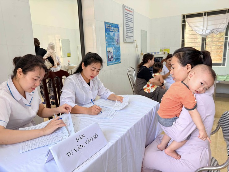 THANH OAI TRIỂN KHAI NGÀY VI CHẤT DINH DƯỠNG VÀ CHIẾN DỊCH BỔ SUNG VITAMIN A ĐỢT 1 NĂM 2026- Ảnh 4.