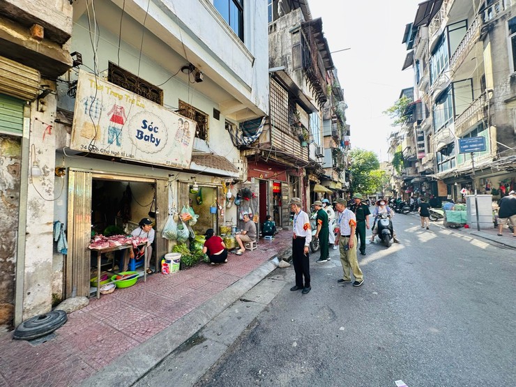 GỠ "ĐIỂM NGHẼN" ĐÔ THỊ TẠI CHỢ NGÔ SỸ LIÊN- Ảnh 3.