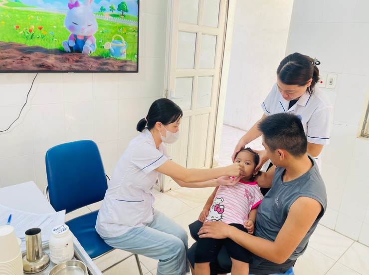 Rộn ràng ngày đầu thực hiện Chiến dịch bổ sung Vitamin A đợt 1 và triển khai các hoạt động Ngày vi chất dinh dưỡng năm 2026- Ảnh 2.