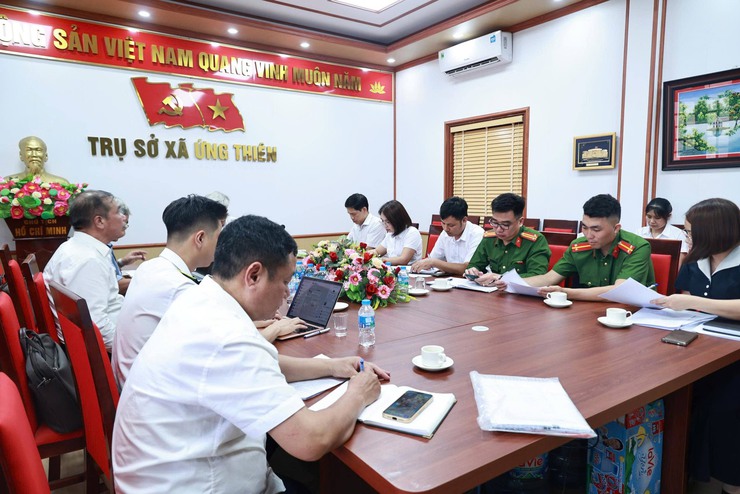 Xã Ứng Thiên kiểm tra công tác quản lý giết mổ, vận chuyển và kinh doanh động vật, sản phẩm động vật
- Ảnh 2.