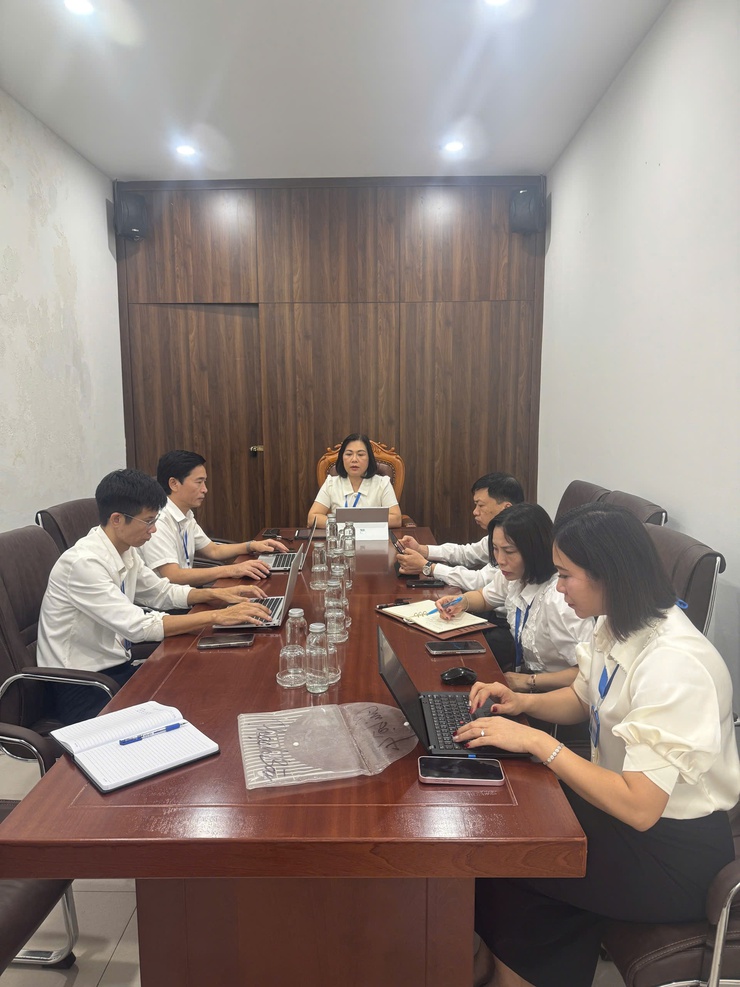 Hội đồng nhân dân phường Long Biên tổ chức họp giao ban định kỳ hằng tuần giữa các Ban HĐND phường và Văn phòng HĐND& UBND- Ảnh 1.