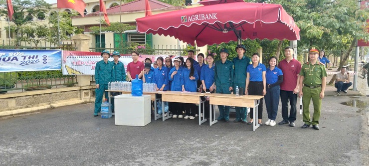 KỲ THI TUYỂN SINH VÀO LỚP 10 THPT NĂM HỌC 2025- 2026 TRÊN ĐỊA BÀN XÃ KIM ANH DIỄN RA AN TOÀN, NGHIÊM TÚC, ĐÚNG QUY CHẾ- Ảnh 5.