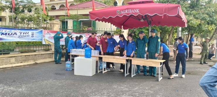 KỲ THI TUYỂN SINH VÀO LỚP 10 THPT NĂM HỌC 2025- 2026 TRÊN ĐỊA BÀN XÃ KIM ANH DIỄN RA AN TOÀN, NGHIÊM TÚC, ĐÚNG QUY CHẾ- Ảnh 6.