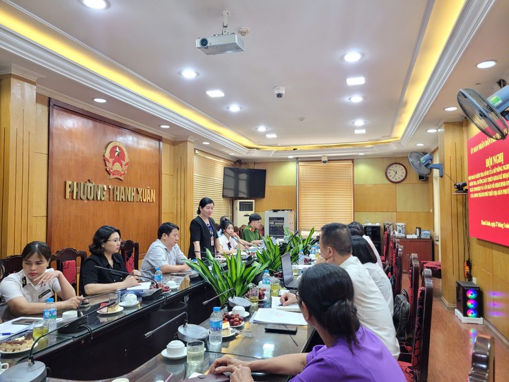Đoàn kiểm tra số 02 của Sở Nông nghiệp và Môi trường kiểm tra công tác quản lý giết mổ, kinh doanh sản phẩm động vật tại phường Thanh Xuân- Ảnh 1.