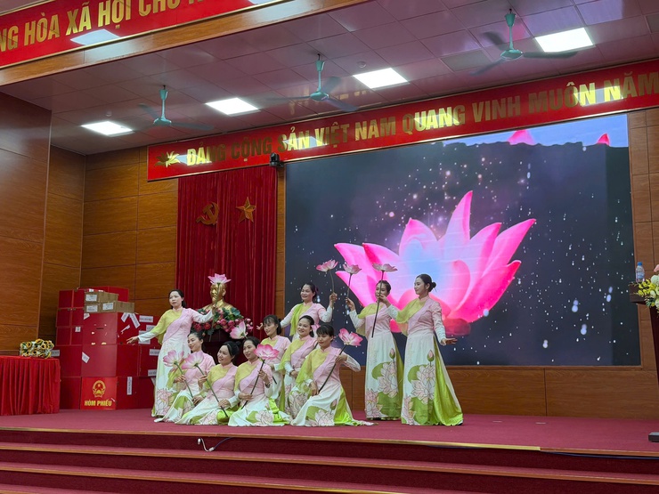 Cụm thi đua số 13 Công an thành phố Hà Nội: Giao lưu, tuyên dương 92 gương điển hình tiên tiến trong phong trào thi đua “Ba nhất”- Ảnh 1.