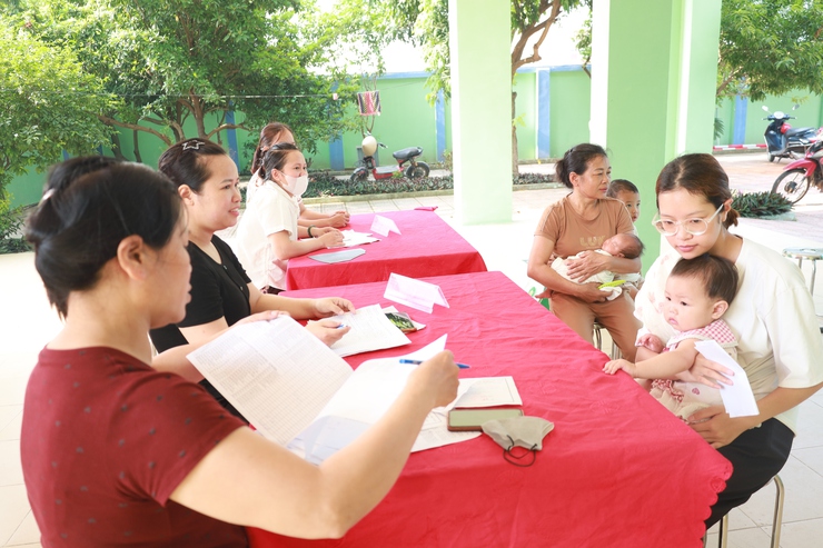 Xã Minh Châu triển khai Chiến dịch bổ sung Vitamin A đợt I năm 2026- Ảnh 3.