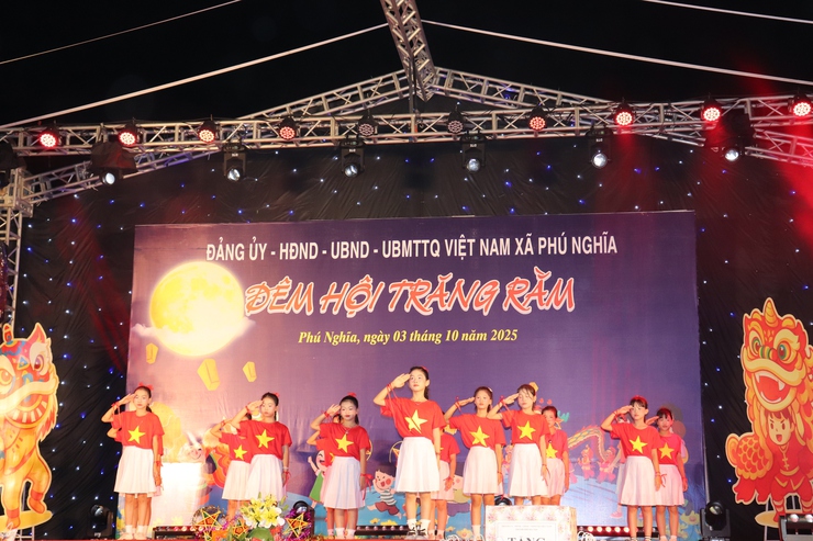 Phú Nghĩa quan tâm chăm lo cho thế hệ tương lai- Ảnh 9.