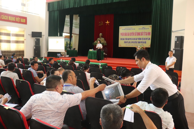 XÃ PHÚ XUYÊN TỔ CHỨC ĐẤU GIÁ THÀNH CÔNG 20 THỬA ĐẤT- Ảnh 3.