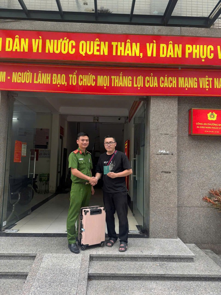 CÔNG AN PHƯỜNG BA ĐÌNH NHANH CHÓNG TÌM LẠI TÀI SẢN THẤT LẠC CHO DU KHÁCH NƯỚC NGOÀI- Ảnh 1.