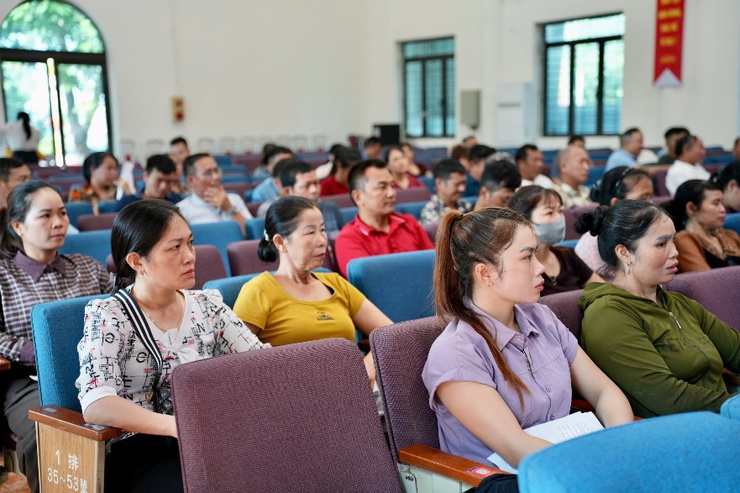 XÃ KIM ANH TỔ CHỨC TẬP HUẤN, TUYÊN TRUYỀN VÀ KÝ CAM KẾT BẢO ĐẢM AN TOÀN THỰC PHẨM NĂM 2026- Ảnh 4.
