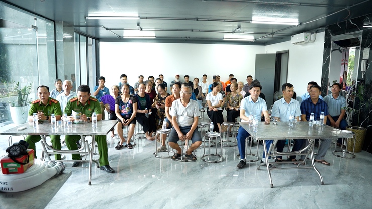 Diễn tập PCCC và cứu hộ cứu nạn, vận hành máy bơm chữa cháy tại thôn Minh Hoà 1 xã Dương Hoà- Ảnh 2.