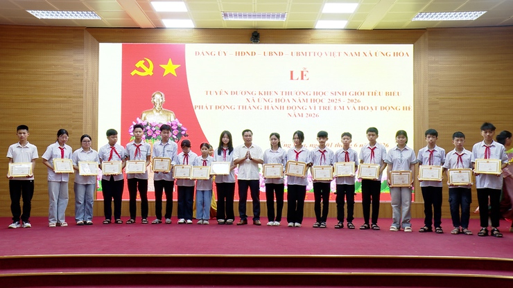 ỨNG HÒA TUYÊN DƯƠNG HỌC SINH TIÊU BIỂU, PHÁT ĐỘNG THÁNG HÀNH ĐỘNG VÌ TRẺ EM VÀ HOẠT ĐỘNG HÈ NĂM 2026- Ảnh 3.