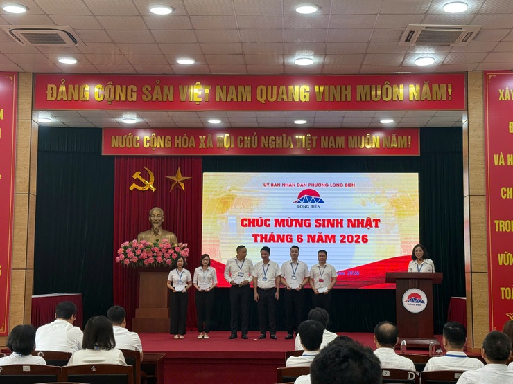 UBND phường Long Biên tổ chức Lễ chào cờ tháng 6/2026- Ảnh 5.