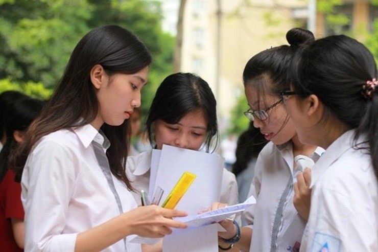 Kỳ thi vào lớp 10 THPT công lập năm học 2026-2027 tại xã Phú Xuyên diễn ra an toàn, nghiêm túc- Ảnh 1.