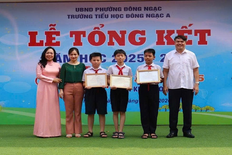 Trường Tiểu học Đông Ngạc A tổ chức Lễ Tổng kết và chia tay học sinh lớp 5 năm học 2025-2026- Ảnh 7.