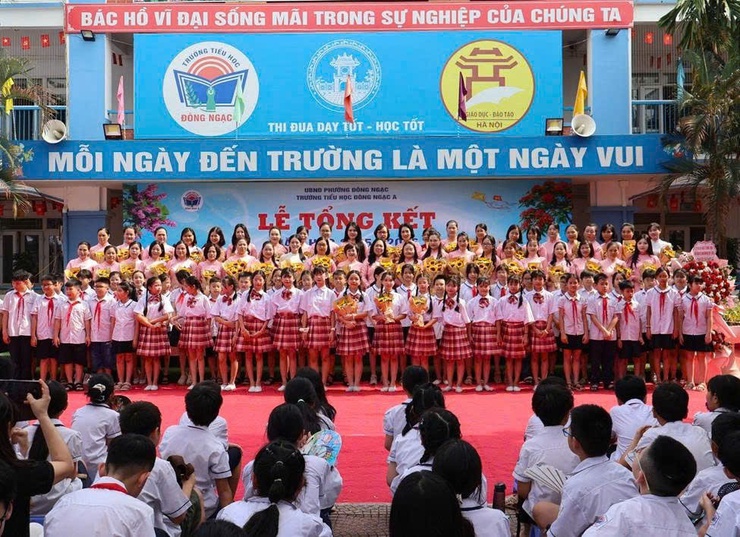 Trường Tiểu học Đông Ngạc A tổ chức Lễ Tổng kết và chia tay học sinh lớp 5 năm học 2025-2026- Ảnh 10.