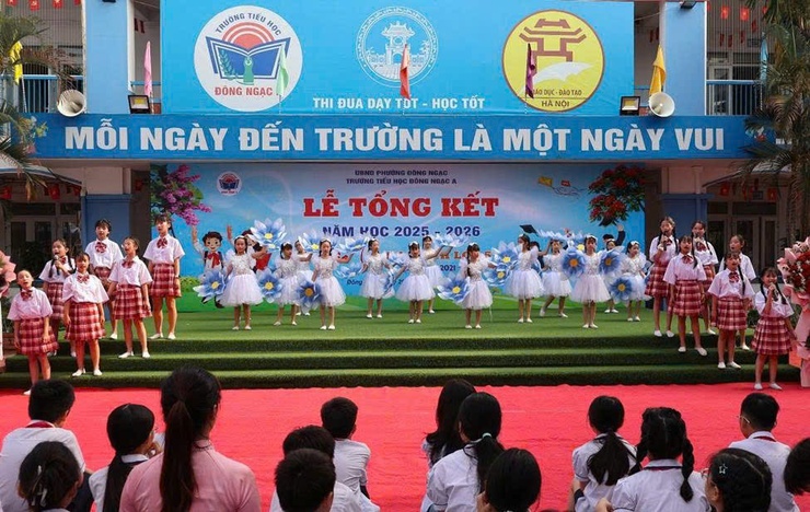 Trường Tiểu học Đông Ngạc A tổ chức Lễ Tổng kết và chia tay học sinh lớp 5 năm học 2025-2026- Ảnh 17.