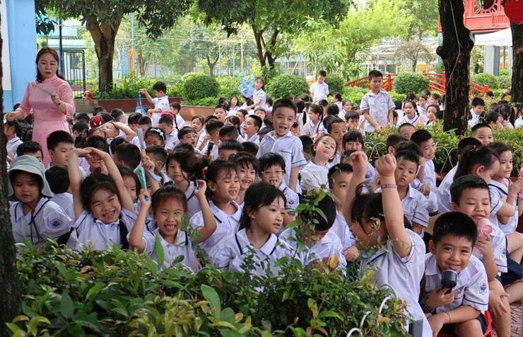 Trường Tiểu học Đông Ngạc A tổ chức Lễ Tổng kết và chia tay học sinh lớp 5 năm học 2025-2026- Ảnh 18.