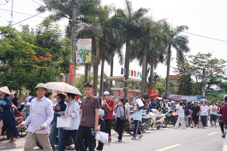 Khép lại một kỳ thi an toàn, nghiêm túc trên địa bàn xã Hòa Phú- Ảnh 2.