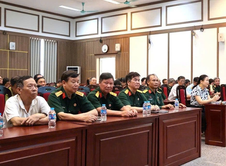 Ý nghĩa sâu sắc Hội nghị chuyên đề học tập và làm Di chúc của Chủ tịch Hồ Chí Minh do Hội CCB phường Đông Ngạc tổ chức- Ảnh 1.