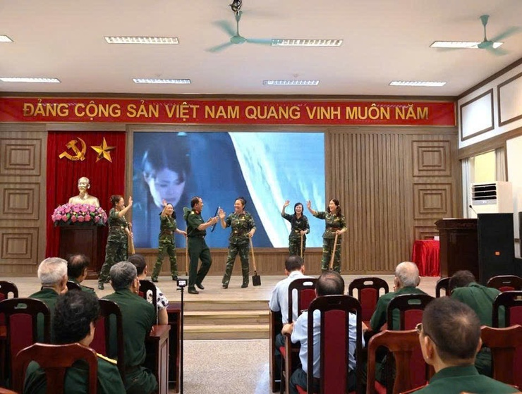 Ý nghĩa sâu sắc Hội nghị chuyên đề học tập và làm Di chúc của Chủ tịch Hồ Chí Minh do Hội CCB phường Đông Ngạc tổ chức- Ảnh 5.