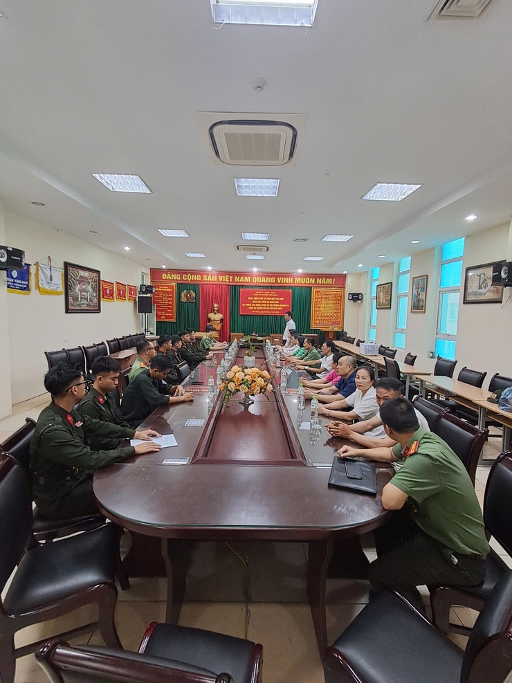 Xã Thiên Lộc tổ chức 4 đoàn thăm, động viên chiến sĩ mới nhập ngũ năm 2026
- Ảnh 2.