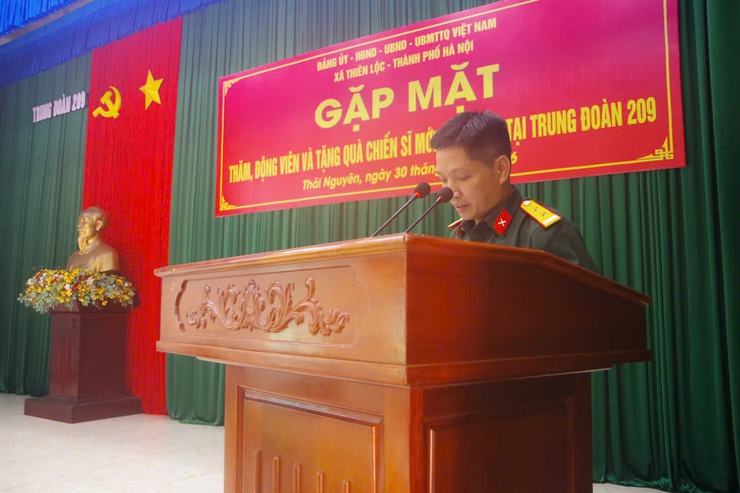 Xã Thiên Lộc tổ chức 4 đoàn thăm, động viên chiến sĩ mới nhập ngũ năm 2026
- Ảnh 13.